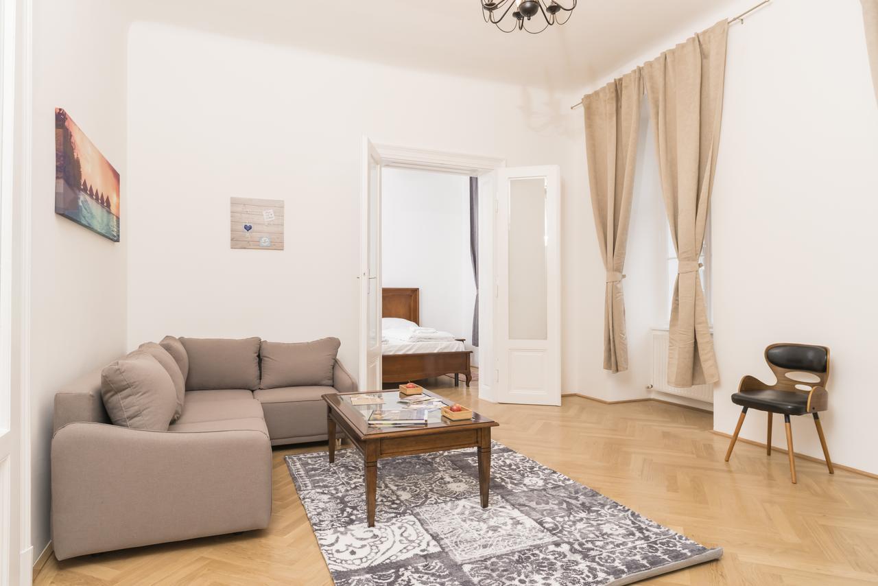 Belvedere By Ichbucheat Apartment Wien