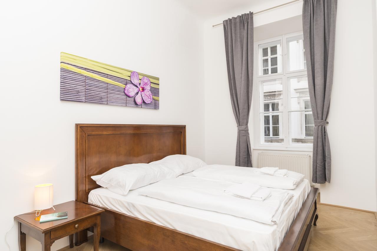 Apartment Belvedere By Ichbucheat