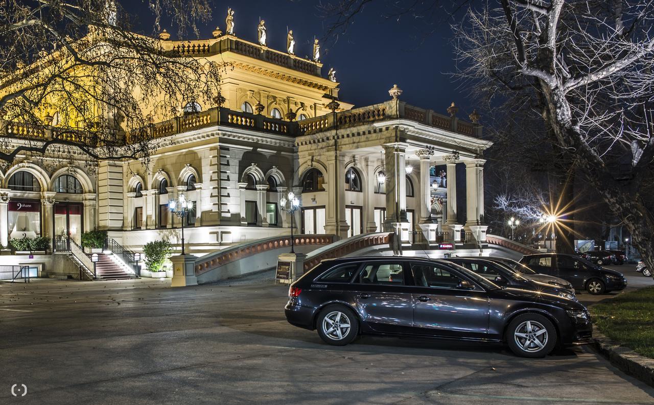 Belvedere By Ichbucheat Wien